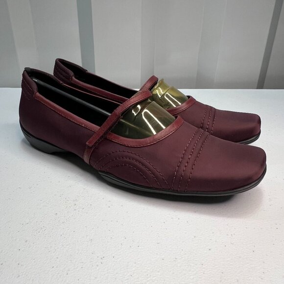 Nine West Rozene Wine Mary Jane Style Flats Size 7.5 M Slip On Drivers Classic - Picture 1 of 10